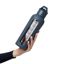 Load image into Gallery viewer, Party Favour: 700ML Motivational Glass Bottle
