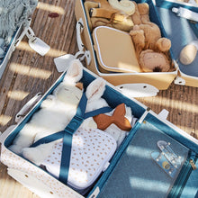 Load image into Gallery viewer, Olli Ella See-Ya Suitcase – Butterscotch
